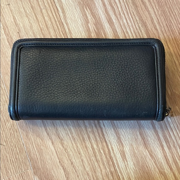 Tory Burch Black Wallet with Gold Emblem - Picture 4 of 12